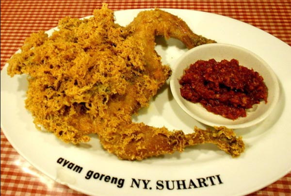 Rasa Fantastis Ayam  Goreng  Klasik Ny Suharti  Lentera 