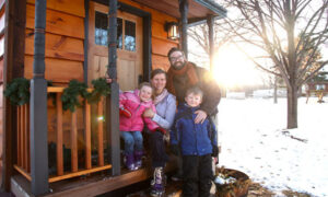 Rumah Kecil Tapi Bahagia